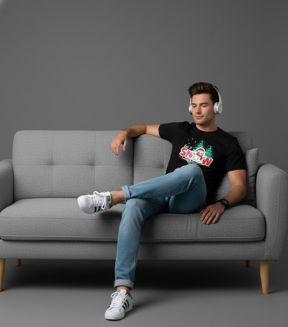 Men’s Outlaws Christmas Printed T-Shirt – 100% Cotton Festive Casual Wear