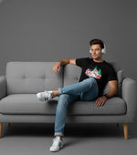 Men’s Outlaws Christmas printed T-shirt made of 100% cotton with festive holiday design, casual casual wear for men.