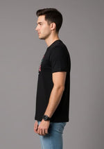 Men’s Outlaws Christmas printed T-shirt made of 100% cotton, featuring festive holiday design and casual style.