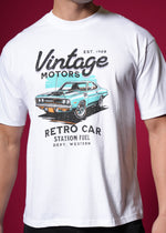 Outlaws White Oversized T-Shirt made of 100% cotton, featuring a streetwear style with a relaxed fit and casual design.